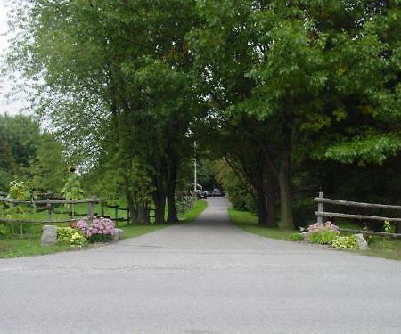 Inn On The Moraine Caledon Extérieur photo